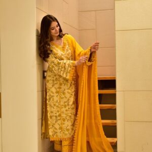 harleen yellow suit set